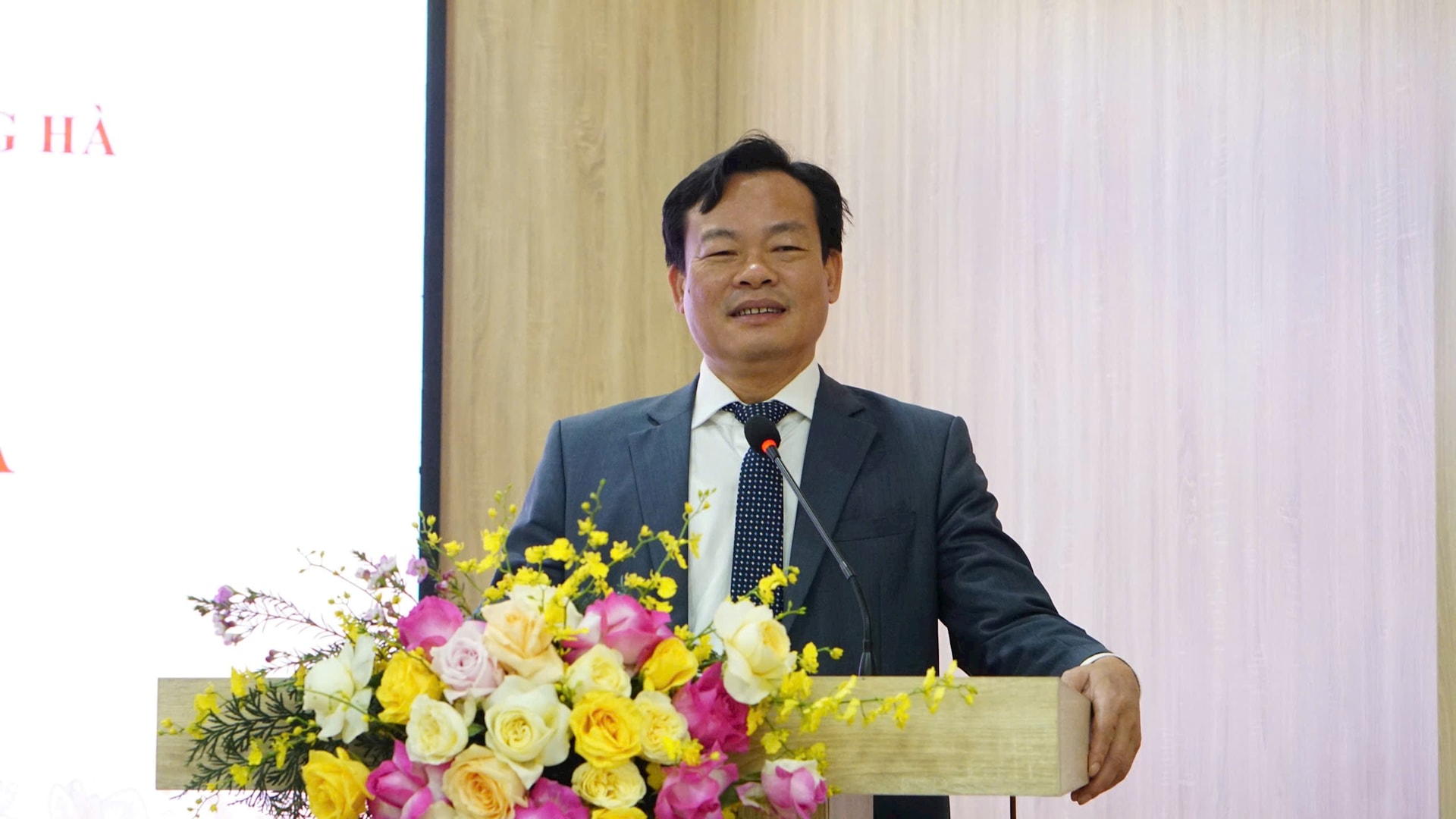 Hong Ha-distriktet: Säkerställer framstegen för Tran Hung Dao-bron, Tu Lien, Red River Landscape Avenue - Foto 3. Phường Hồng Hà: Bảo đảm tiến độ dự án cầu Trần Hưng Đạo, Tứ Liên, Đại lộ Cảnh quan sông Hồng- Ảnh 3.