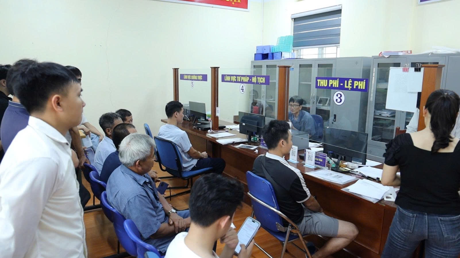 ឃុំគៀវភូ៖ យកការពេញចិត្តរបស់ប្រជាជនជារង្វាស់នៃប្រសិទ្ធភាពកំណែទម្រង់រដ្ឋបាល - រូបថត ៥. Xã Kiều Phú: Lấy sự hài lòng của người dân làm thước đo hiệu quả cải cách hành chính- Ảnh 5.