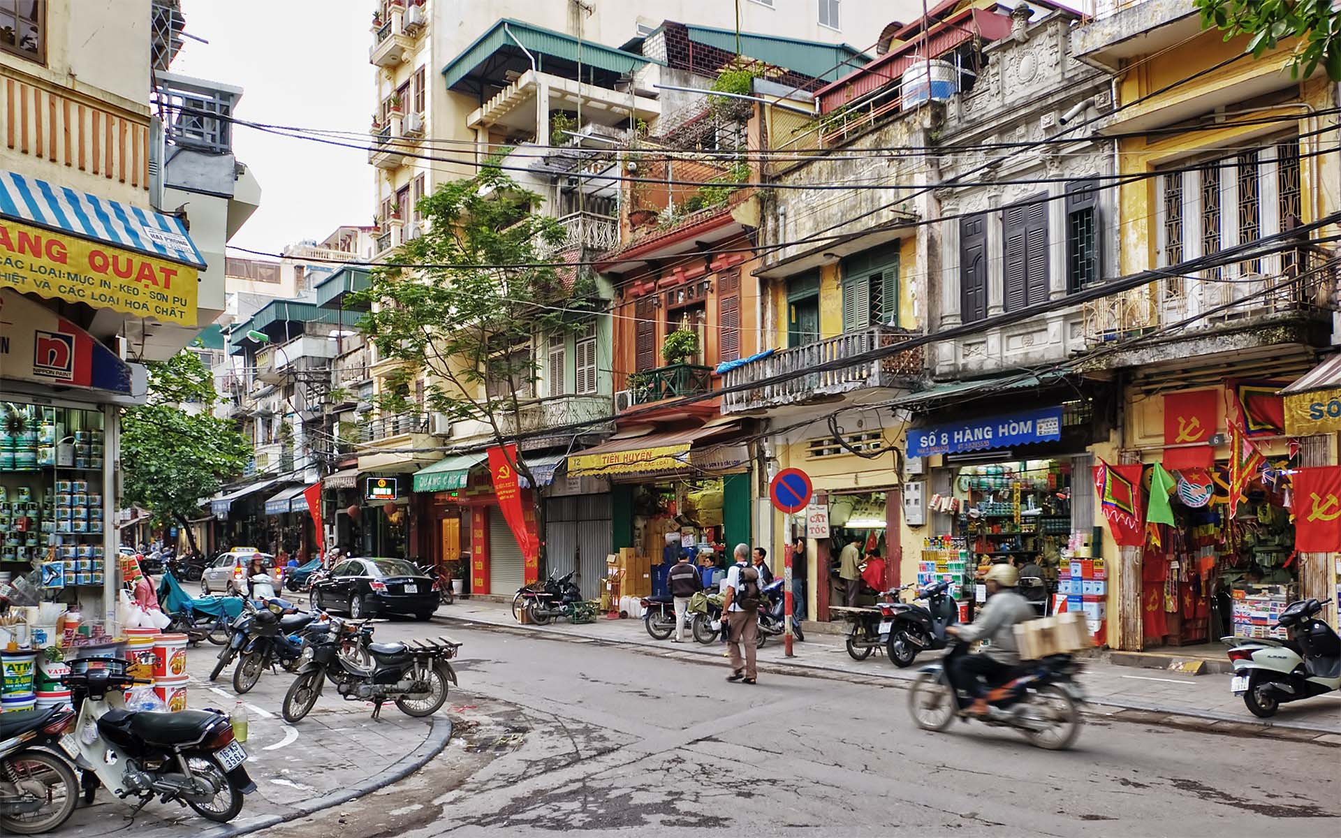 Thí điểm hạn chế xe ô tô trên 16 chỗ hoạt động trong khu vực phố cổ và khu vực xung quanh hồ Hoàn Kiếm