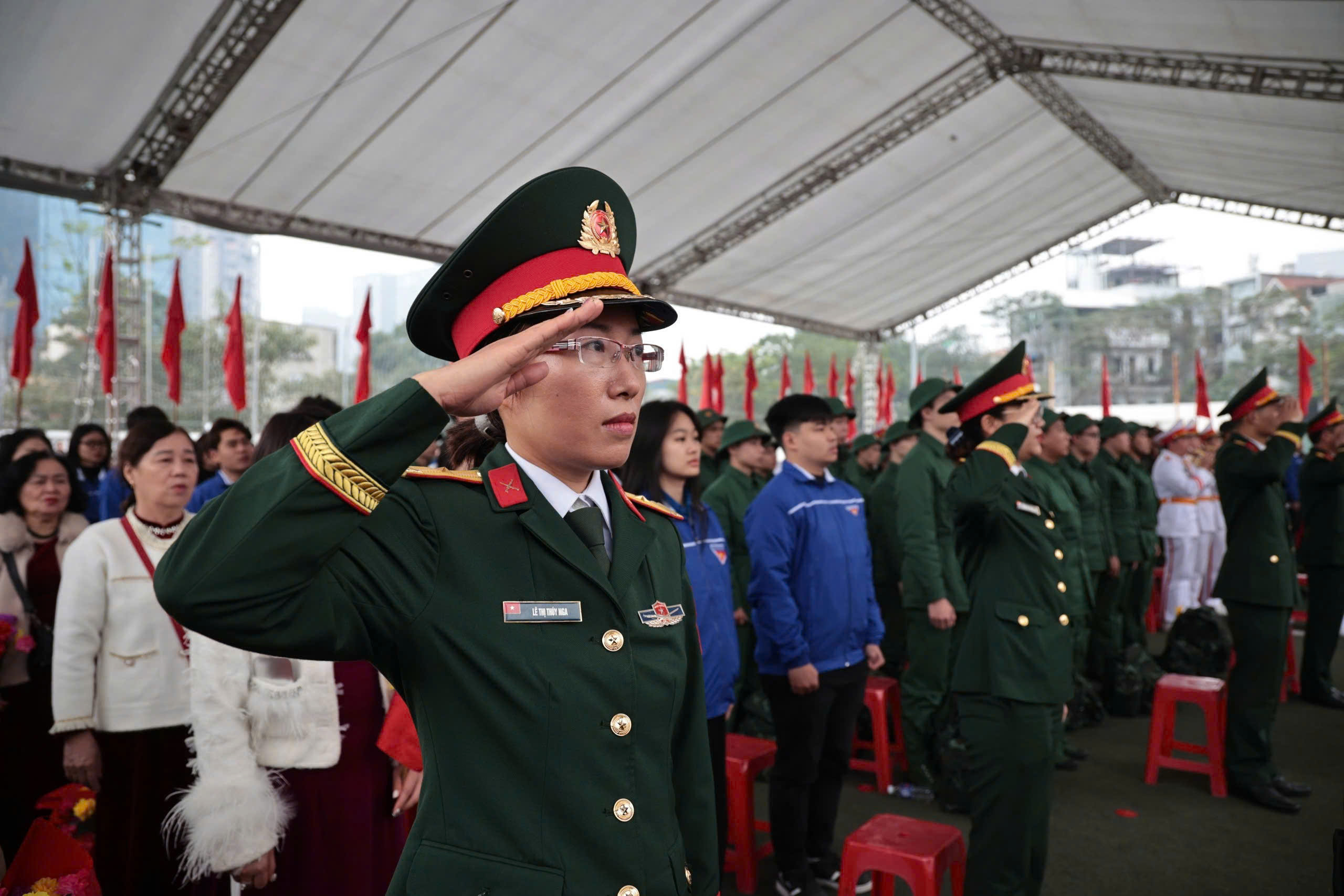 Những hình ảnh đẹp, thắm tình quân dân trong Ngày hội tòng quân tại Hà Nội- Ảnh 2.