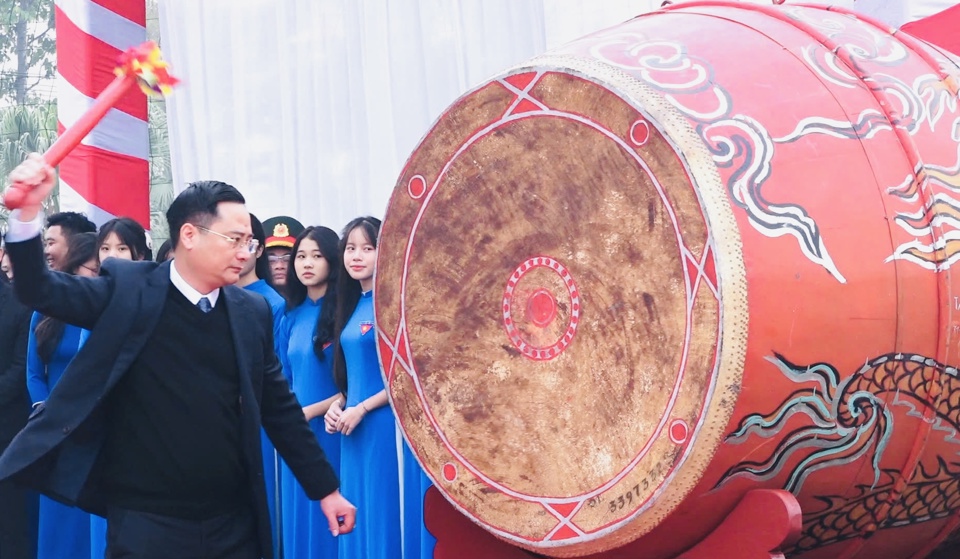Hơn 100 tân binh huyện Thanh Oai hăng hái lên đường nhập ngũ- Ảnh 3.