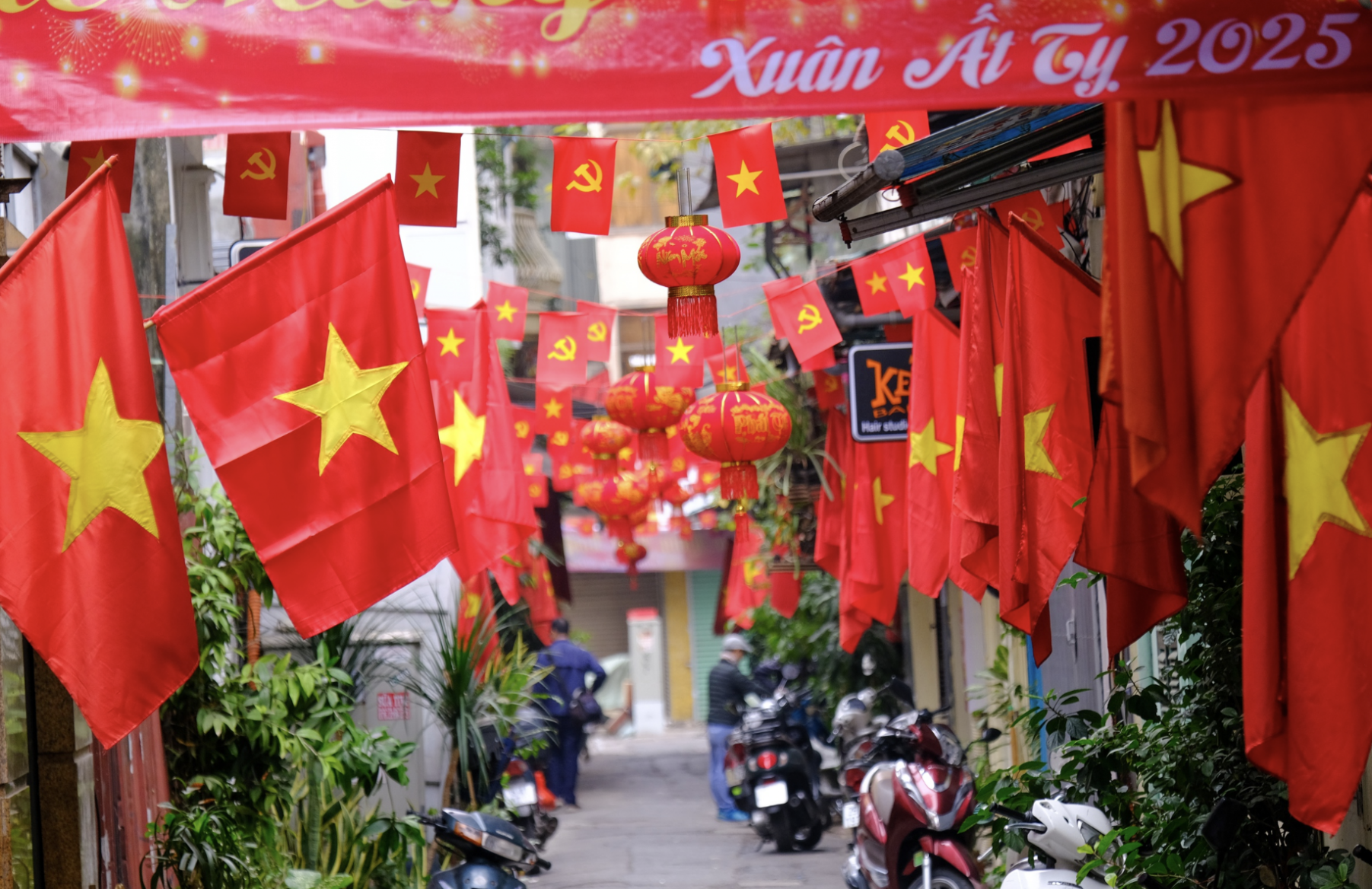 Hà Nội rực rỡ cờ hoa chào mừng 95 năm Ngày thành lập Đảng Cộng sản Việt Nam- Ảnh 13.
