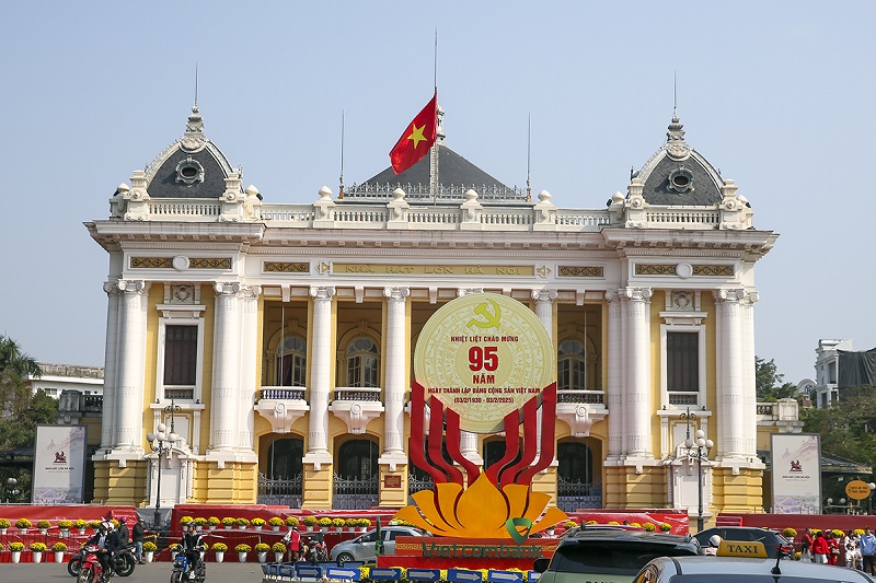 Hà Nội rực rỡ cờ hoa chào mừng 95 năm Ngày thành lập Đảng Cộng sản Việt Nam- Ảnh 6.