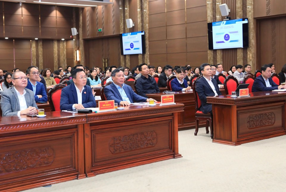 Thành ủy Hà Nội ban hành Chỉ thị về đẩy mạnh chuyển đổi số trong toàn Đảng bộ Thành phố- Ảnh 1.