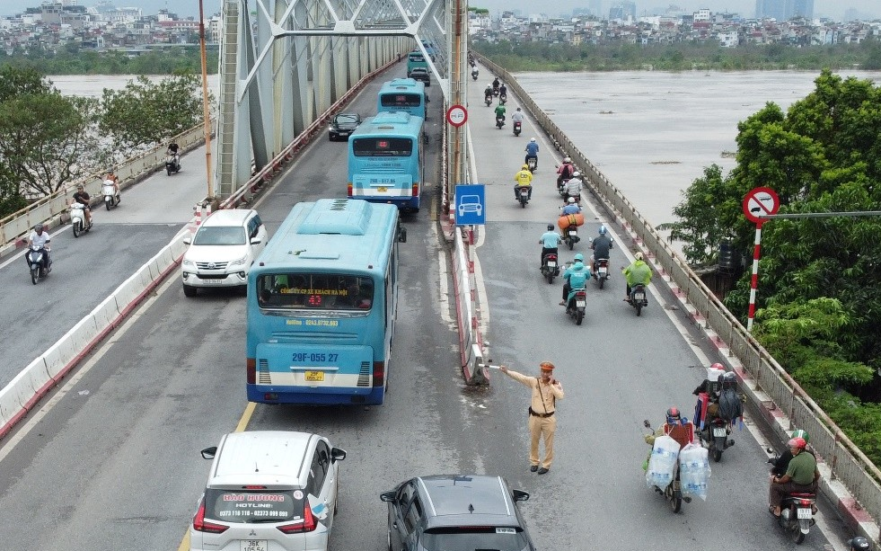Cho phép một số phương tiện lưu thông trên cầu Chương Dương từ ngày 28/2/2025
