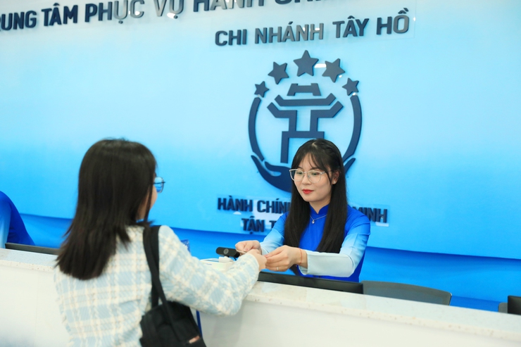 Trung tâm Phục vụ hành chính công Thành phố: Thông báo hình thức và danh mục tài liệu ôn tập xét tuyển lao động- Ảnh 1.