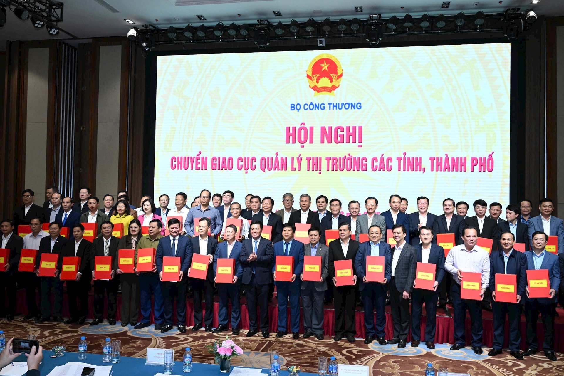 Ministry of Industry and Trade transfers market management agencies to localities- Ảnh 1.