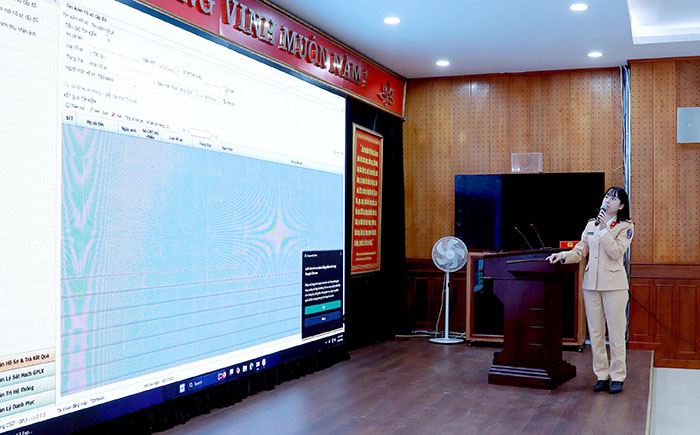 Công an thành phố Hà Nội tập huấn công tác cấp, đổi giấy phép lái xe cho Công an cấp xã- Ảnh 1.