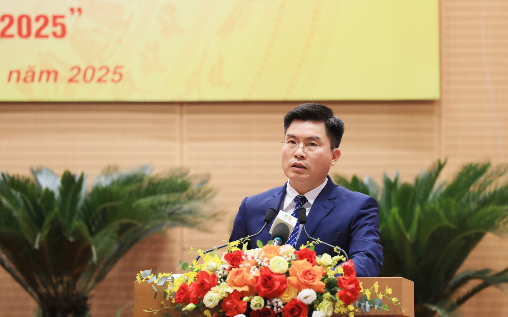 Chủ tịch UBND quận Đống Đa Lê Tuấn Định phát biểu tham luận tại Hội nghị tổng kết Chương trình số 03-CTr/TU của Thành ủy Hà Nội (khóa XVII) 