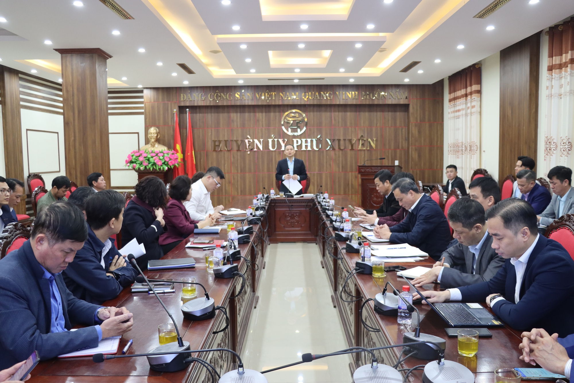 Phú Xuyên giao ban công tác Cải cách hành chính, Chuyển đổi số và thực hiện Đề án 06- Ảnh 1.