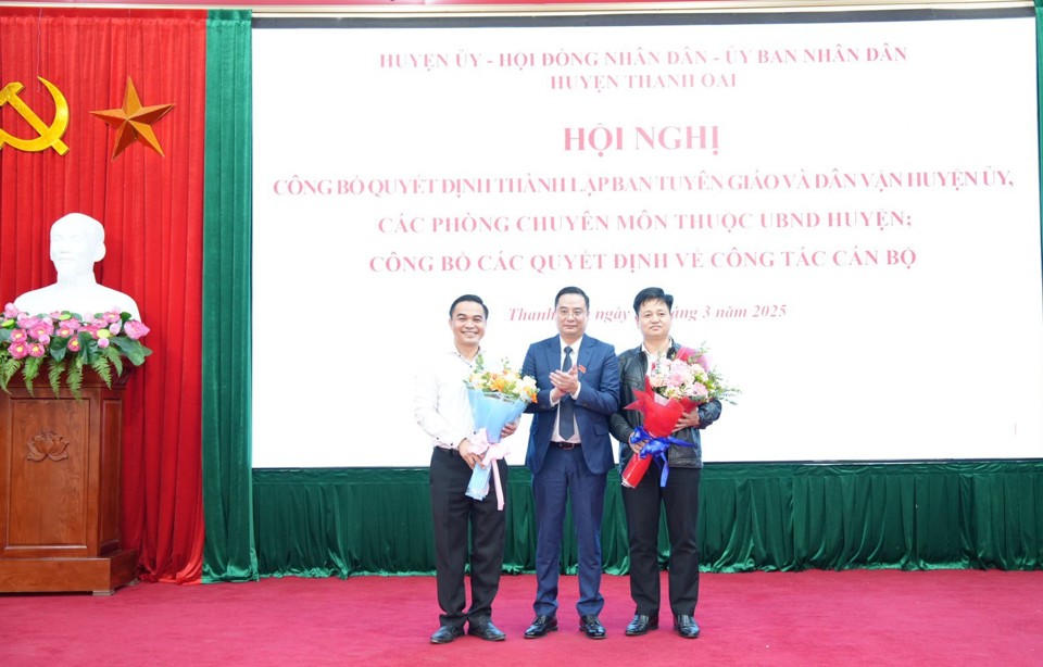 Huyện Thanh Oai: Bổ nhiệm lãnh đạo các phòng chuyên môn sau sắp xếp bộ máy- Ảnh 3.