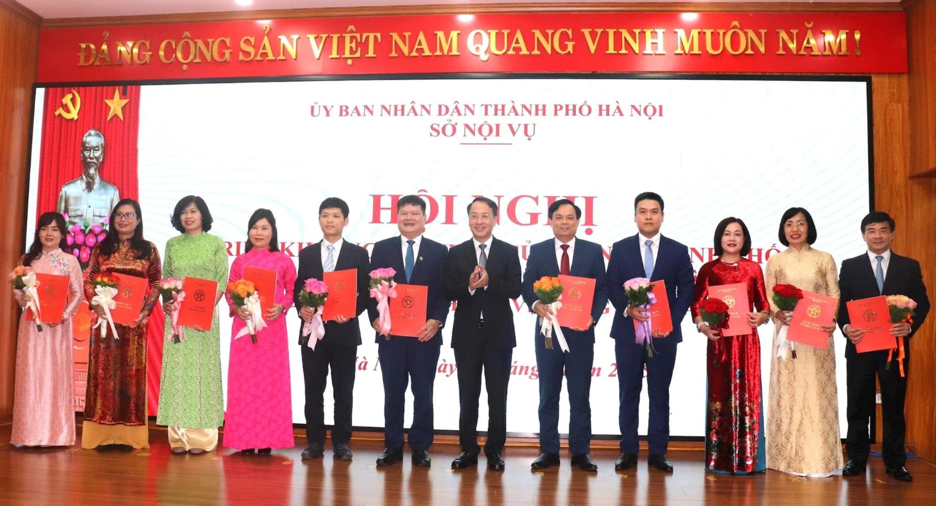 Sở Nội vụ Hà Nội: Công bố quyết định về công tác cán bộ- Ảnh 2.
