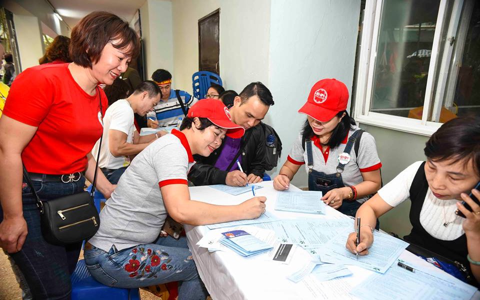 Trao giọt hồng, sẻ chia yêu thương