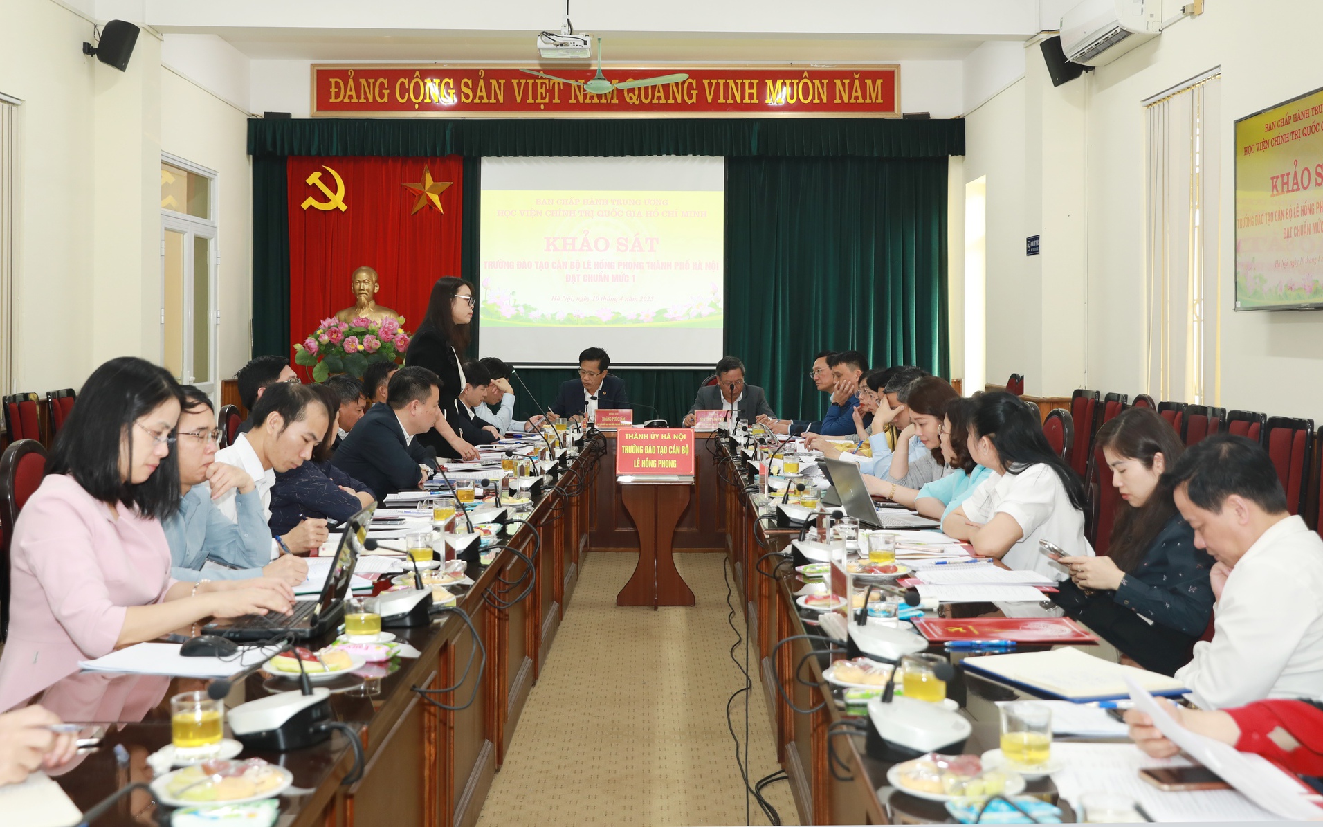 Quang cảnh buổi khảo sát