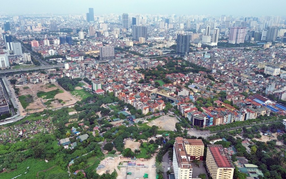 Toàn cảnh vị trí sẽ xây hầm chui tại nút giao Hoàng Quốc Việt - Phạm Văn Đồng - Trần Vỹ