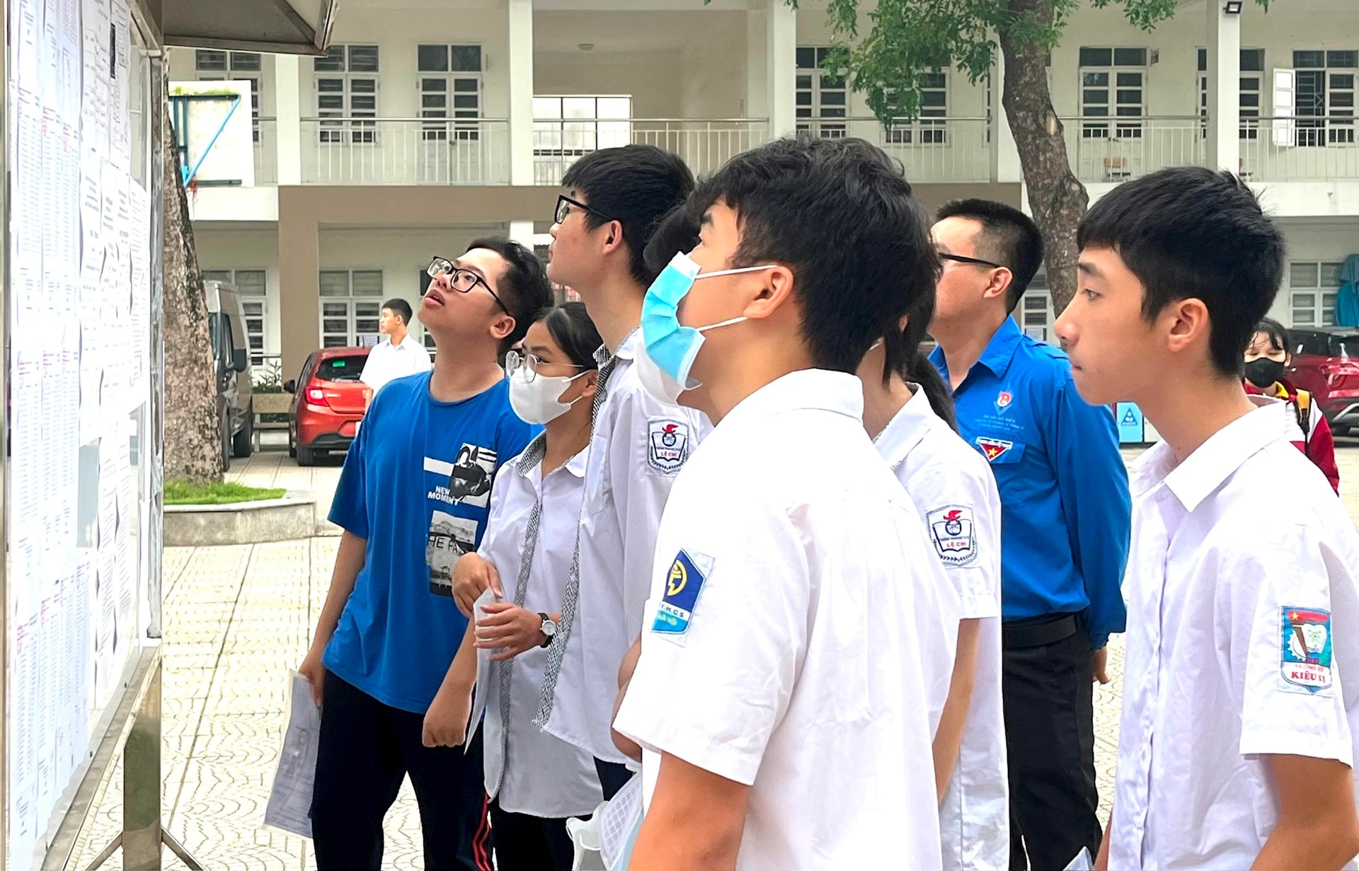 Hà Nội công bố giao chỉ tiêu tuyển sinh lớp 10 THPT năm học 2025-2026- Ảnh 1.