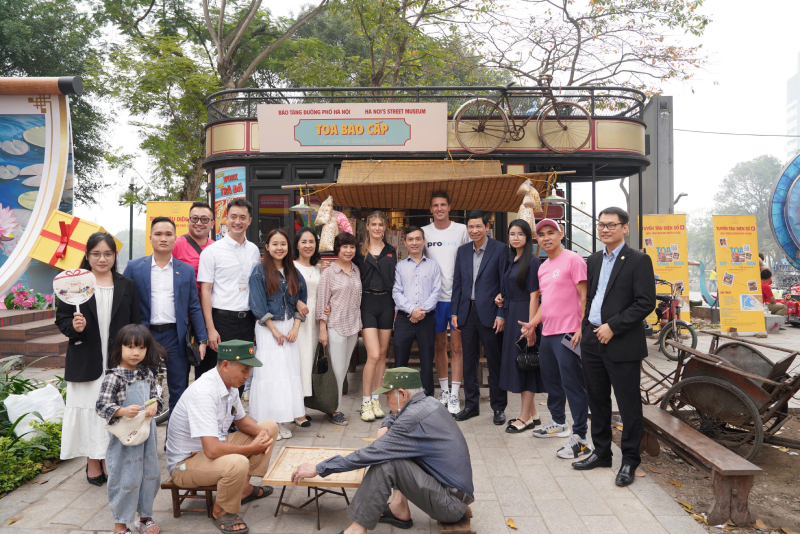 Đoàn vận động viên Pickleball hàng đầu thế giới trải nghiệm Lễ hội Quà tặng Du lịch Hà Nội 2025- Ảnh 1.