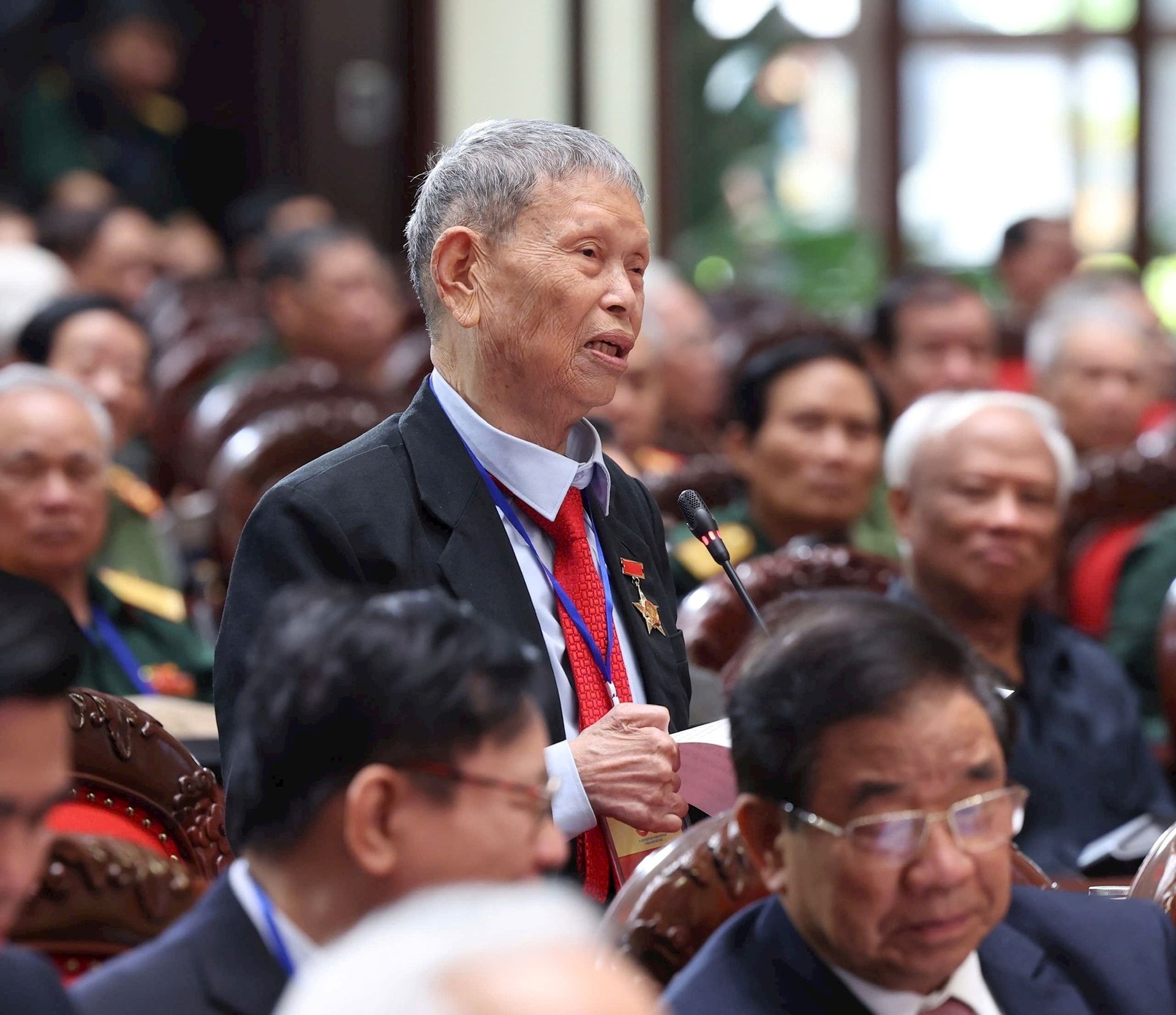 Tổng Bí thư Tô Lâm gặp mặt cán bộ lão thành cách mạng, người có công, gia đình chính sách tiêu biểu khu vực miền Bắc- Ảnh 3.