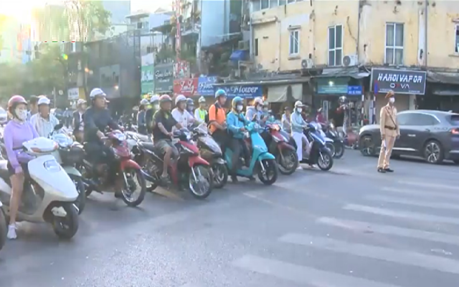 Hà Nội điều chỉnh tổ chức giao thông nút giao Lê Duẩn-Nguyễn Khuyến. 