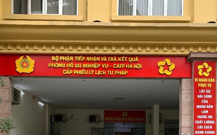Địa điểm tiếp nhận hồ sơ tại số 27, 29 Phan Chu Trinh, quận Hoàn Kiếm, thành phố Hà Nội.