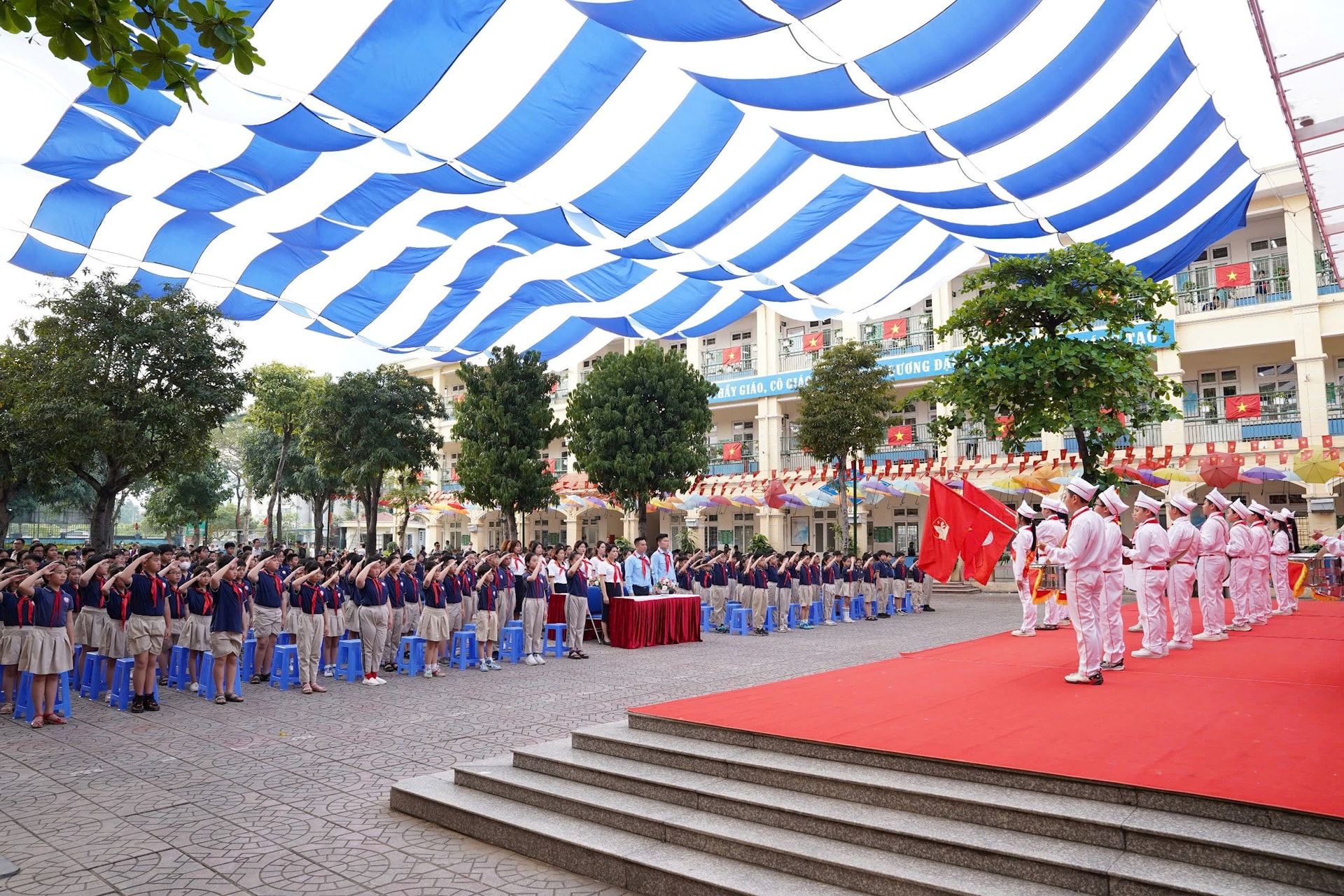 Hát Quốc ca tại các địa chỉ đỏ - bồi đắp tình yêu đất nước trong thiếu nhi- Ảnh 2.