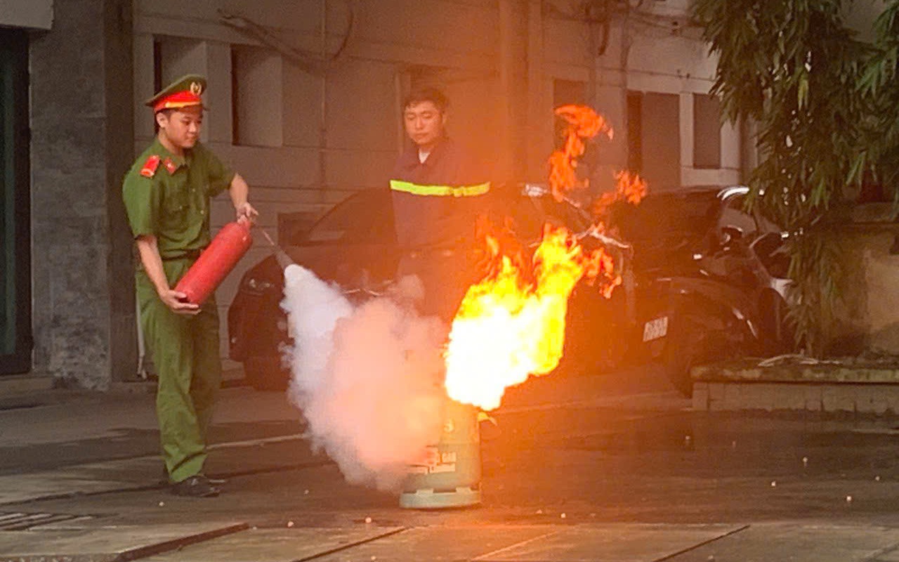 Thực hiện cao điểm tuyên truyền, hướng dẫn an toàn PCCC và CNCH đối với cơ sở, khu dân cư
