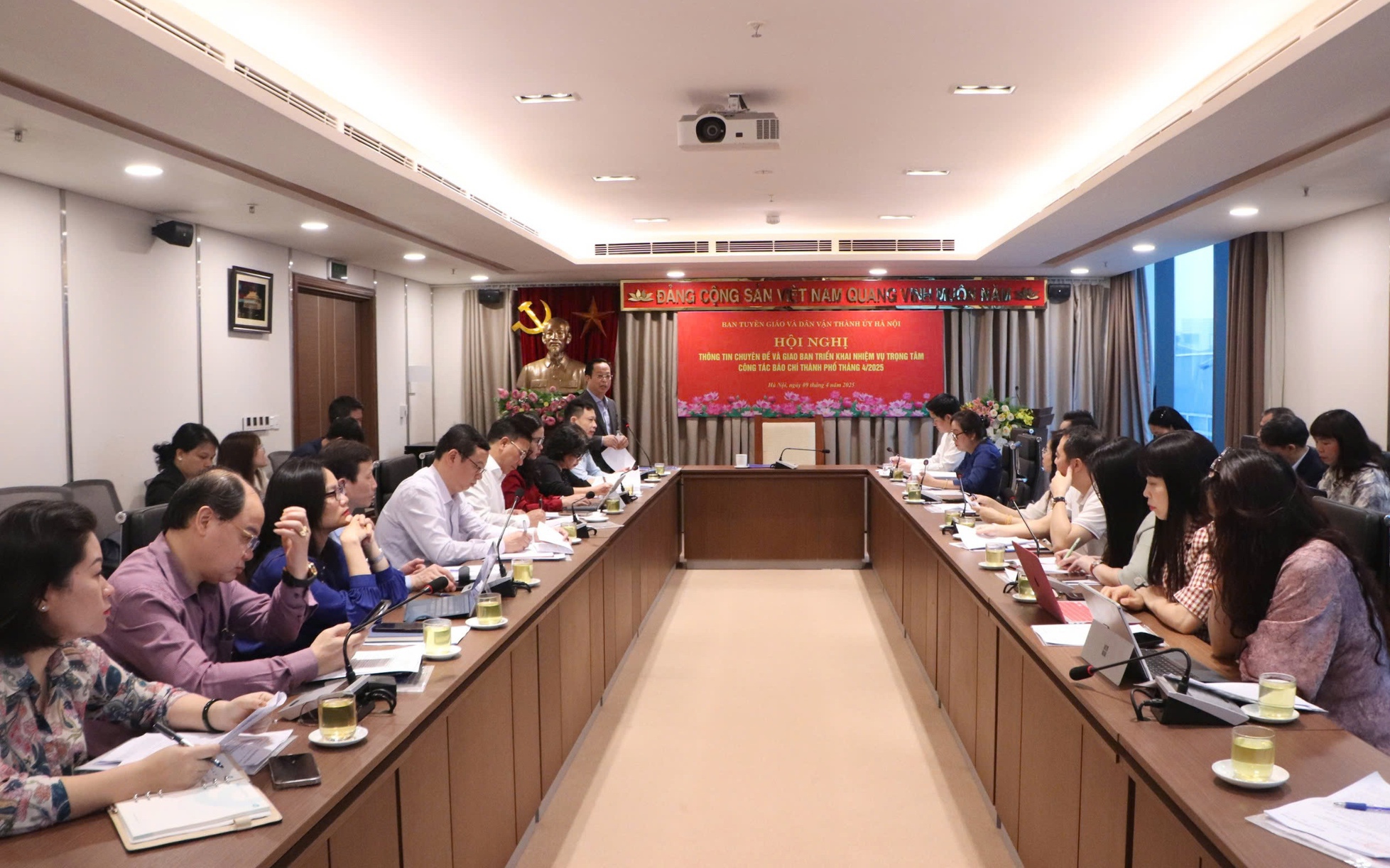 Các đại biểu dự Hội nghị