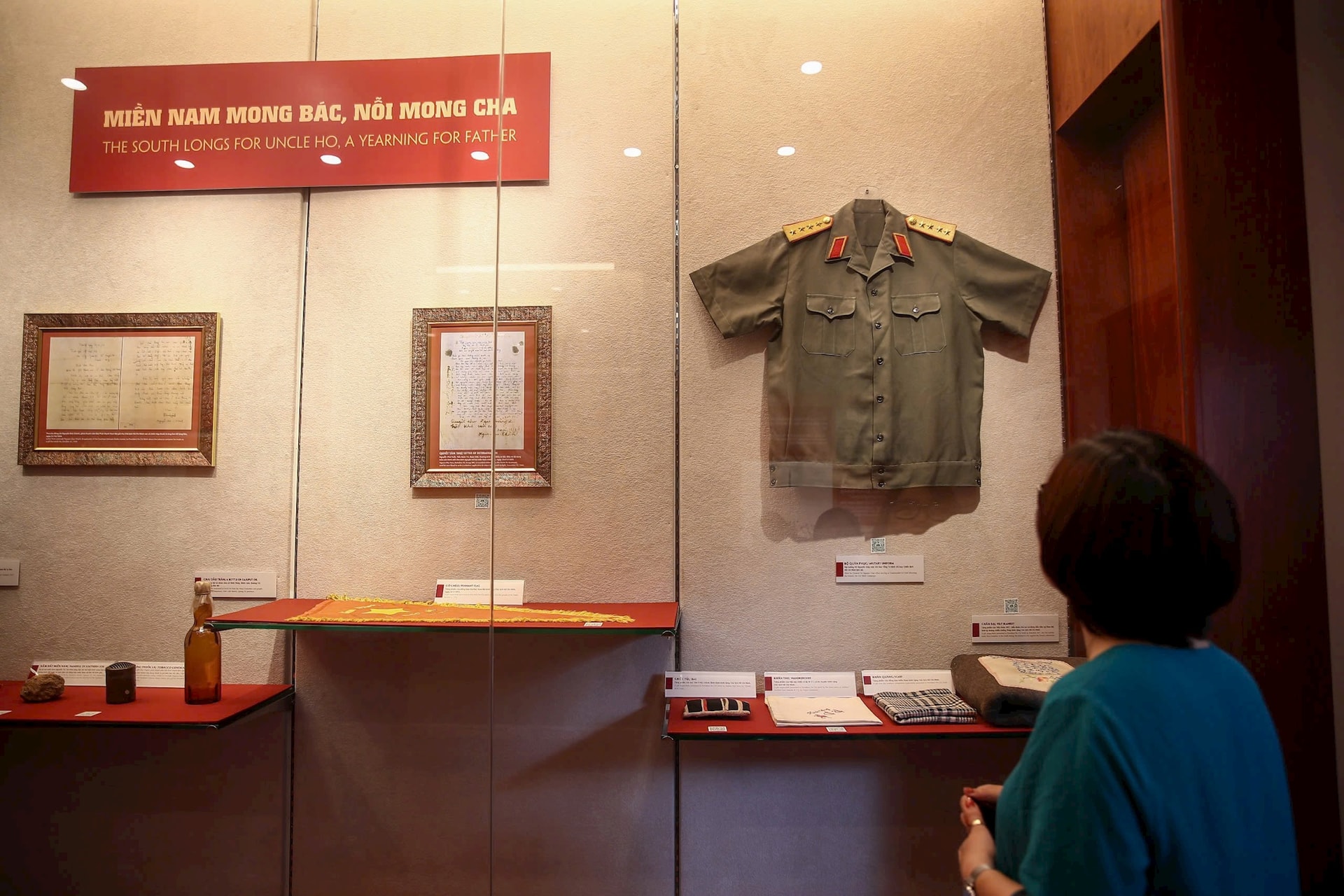 Khai mạc triển lãm "Chủ tịch Hồ Chí Minh - Tinh hoa dân tộc, tầm vóc thời đại"- Ảnh 5.