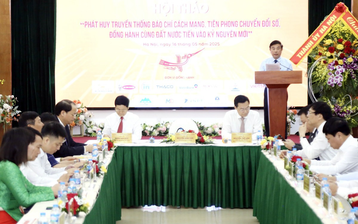 Tổng Biên tập Báo Hànộimới Nguyễn Minh Đức phát biểu 