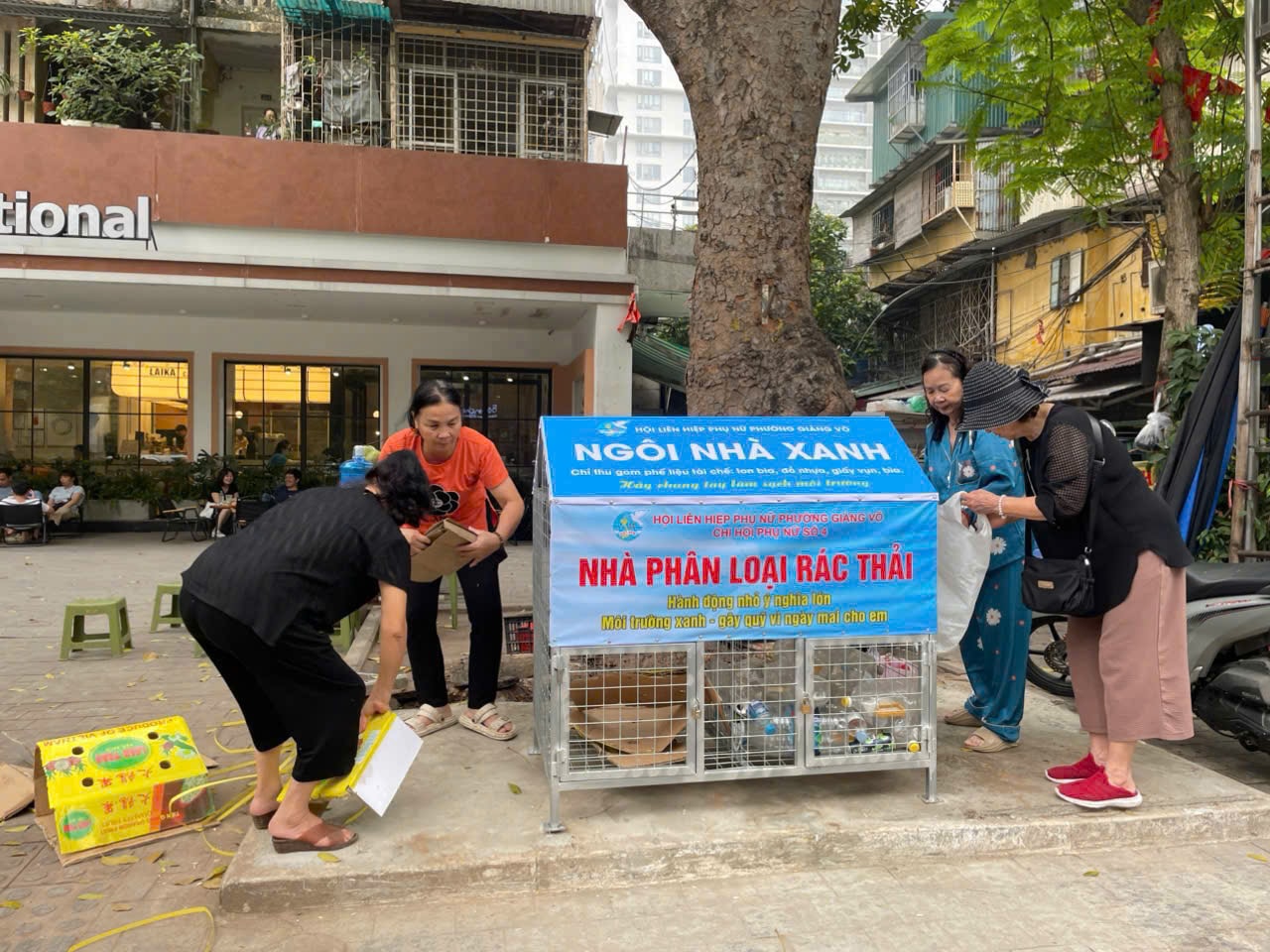 Phụ nữ Thủ đô đồng loạt ra quân tổng vệ sinh môi trường Ngày "Cuối tuần xanh" tháng 5- Ảnh 6.