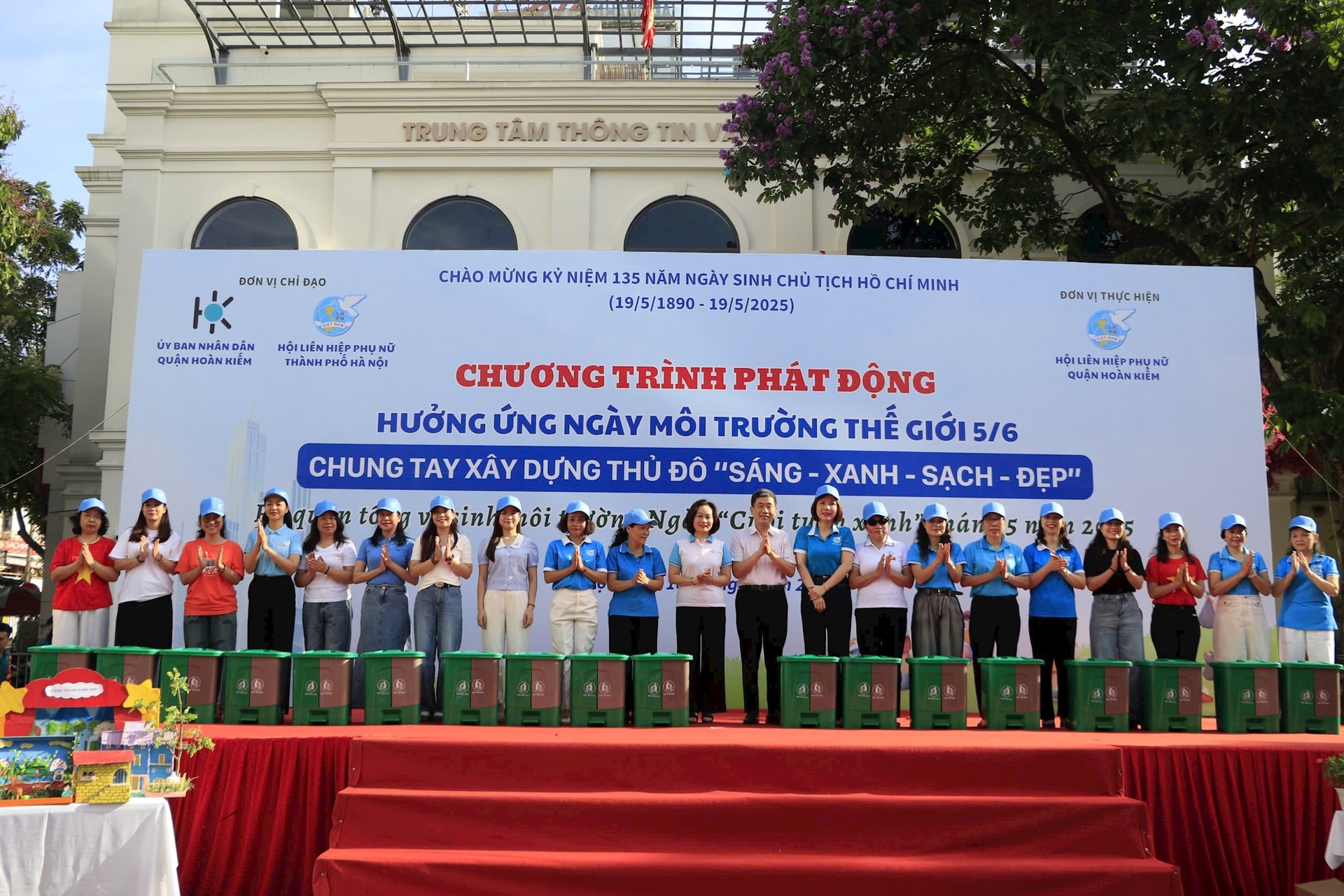 Phụ nữ Thủ đô đồng loạt ra quân tổng vệ sinh môi trường Ngày "Cuối tuần xanh" tháng 5- Ảnh 2.