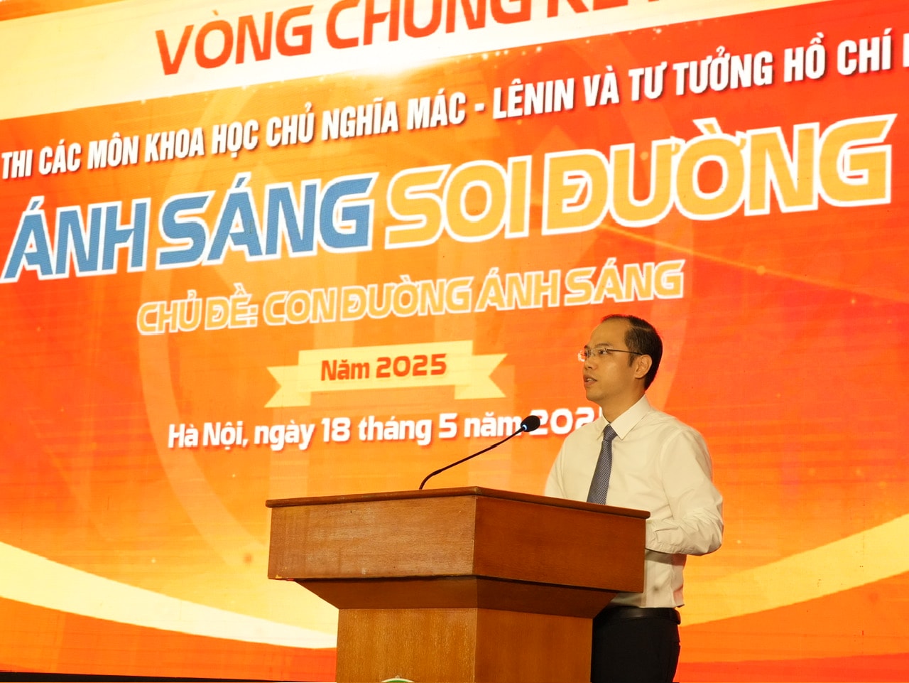 Chung kết Hội thi các môn khoa học và Chủ nghĩa Mác-Lênin, tư tưởng Hồ Chí Minh “Ánh sáng soi đường" năm 2025- Ảnh 1.