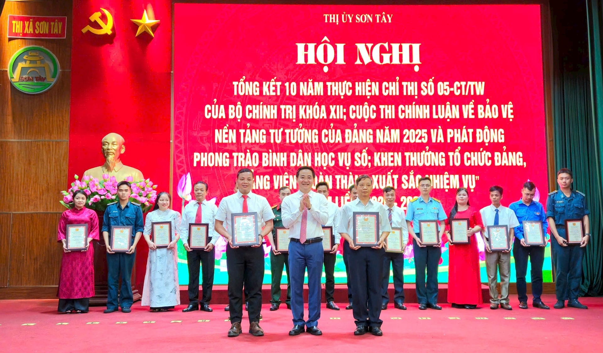 Thị xã Sơn Tây phát động phong trào “Bình dân học vụ số”- Ảnh 5.