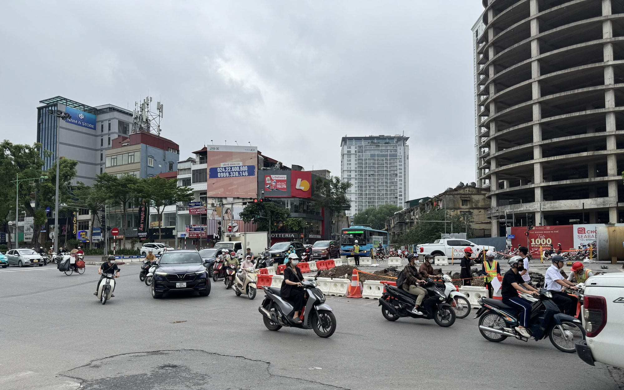 Khu vực nút giao Núi Trúc - Kim Mã sẽ được mở rộng rào chắn để ứng phó trong trường hợp khẩn cấp quá trình đào hầm metro Nhổn - ga Hà Nội
