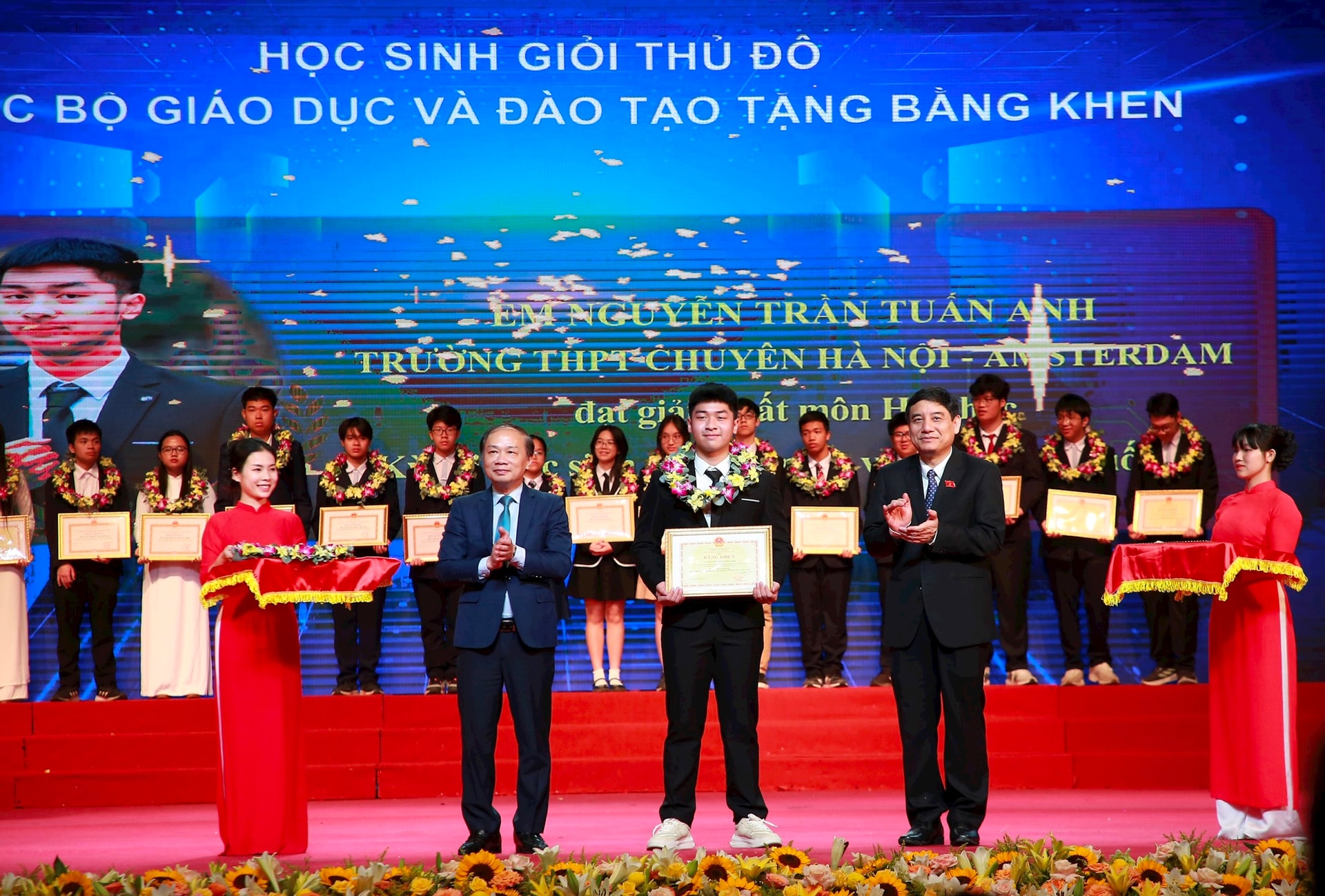 Tuyên dương học sinh giỏi tiêu biểu Thủ đô, năm học 2024-2025- Ảnh 8.