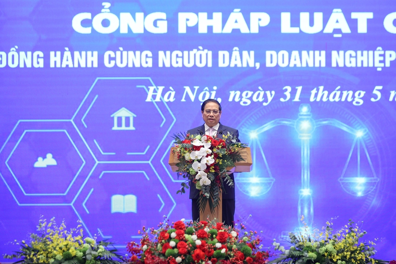 PM Pham Minh Chinh launches national legal portal- Ảnh 2. PM Pham Minh Chinh launches national legal portal- Ảnh 2.