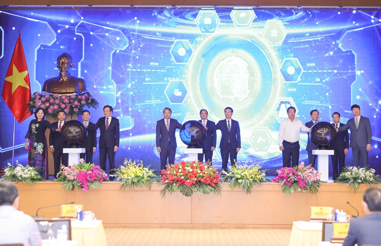 PM Pham Minh Chinh launches national legal portal- Ảnh 1. PM Pham Minh Chinh launches national legal portal- Ảnh 1.