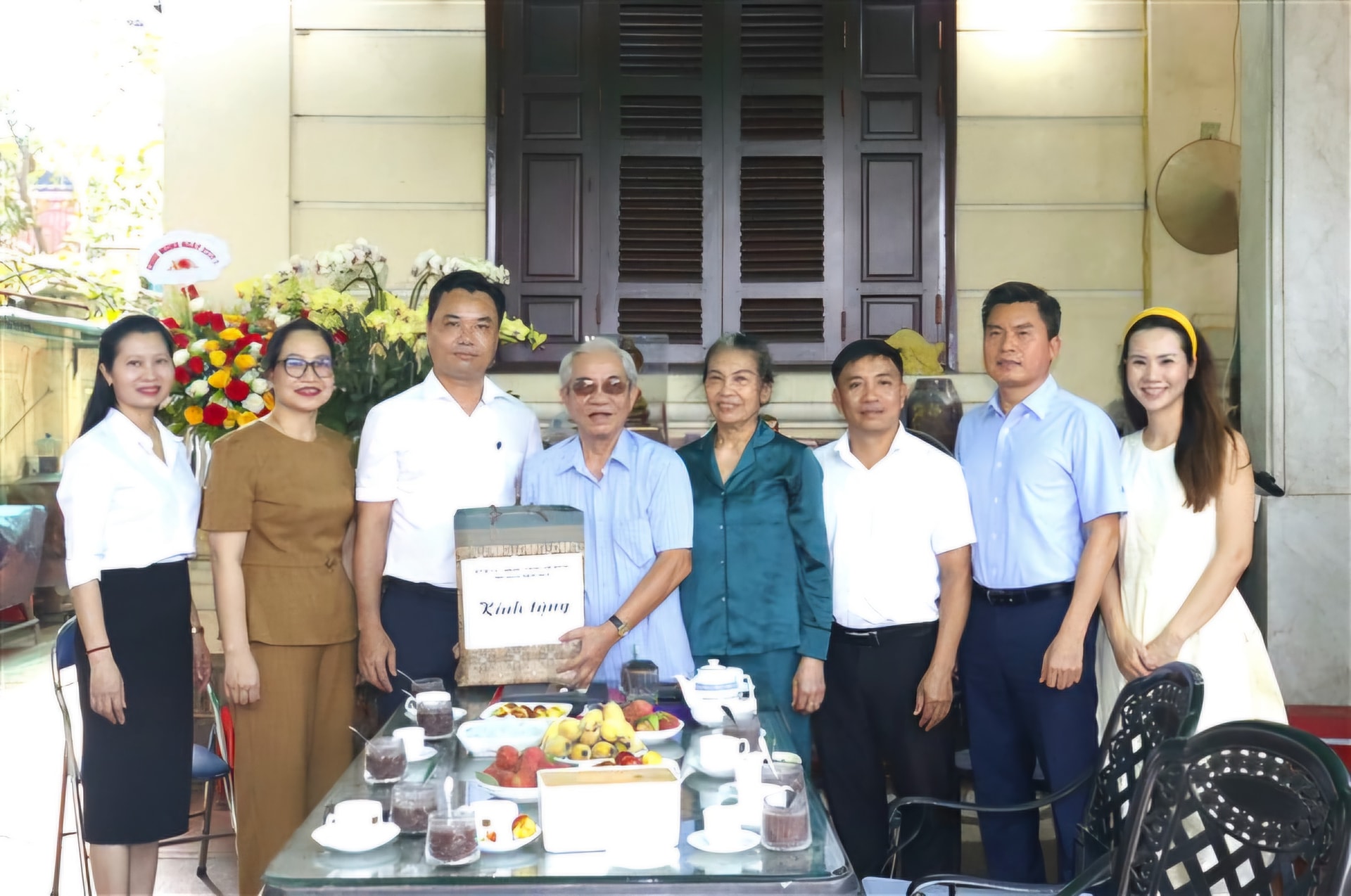 Lãnh đạo huyện Gia Lâm thăm, tặng quà các gia đình chính sách- Ảnh 2.