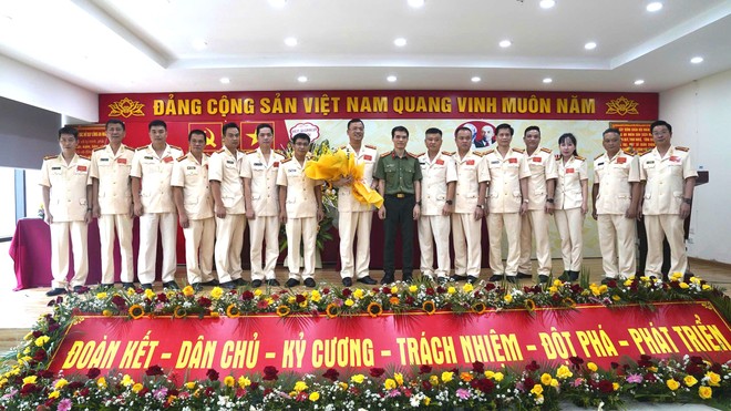 Đại tá Phạm Trung Hiếu tiếp tục giữ chức vụ Bí thư Đảng ủy Phòng Cảnh sát phòng cháy, chữa cháy và cứu nạn, cứu hộ Hà Nội- Ảnh 4.