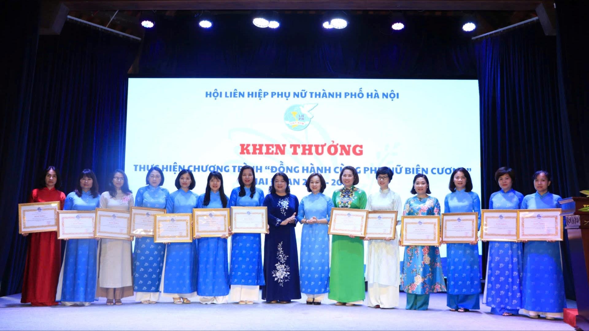 Hội Liên hiệp phụ nữ Thành phố phát động phong trào “Bình dân học vụ số”- Ảnh 3.