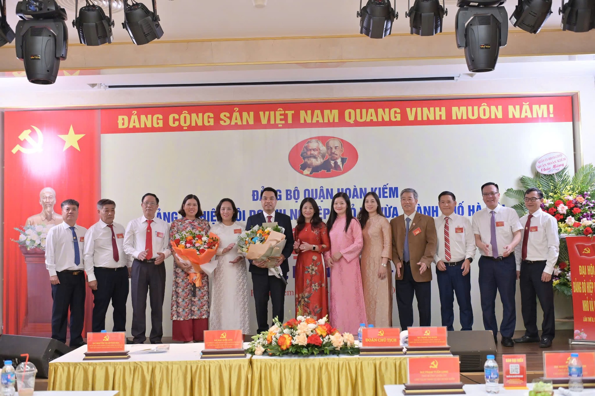 Đại hội đại biểu lần thứ II Đảng bộ Hiệp hội Doanh nghiệp nhỏ và vừa thành phố Hà Nội- Ảnh 2.