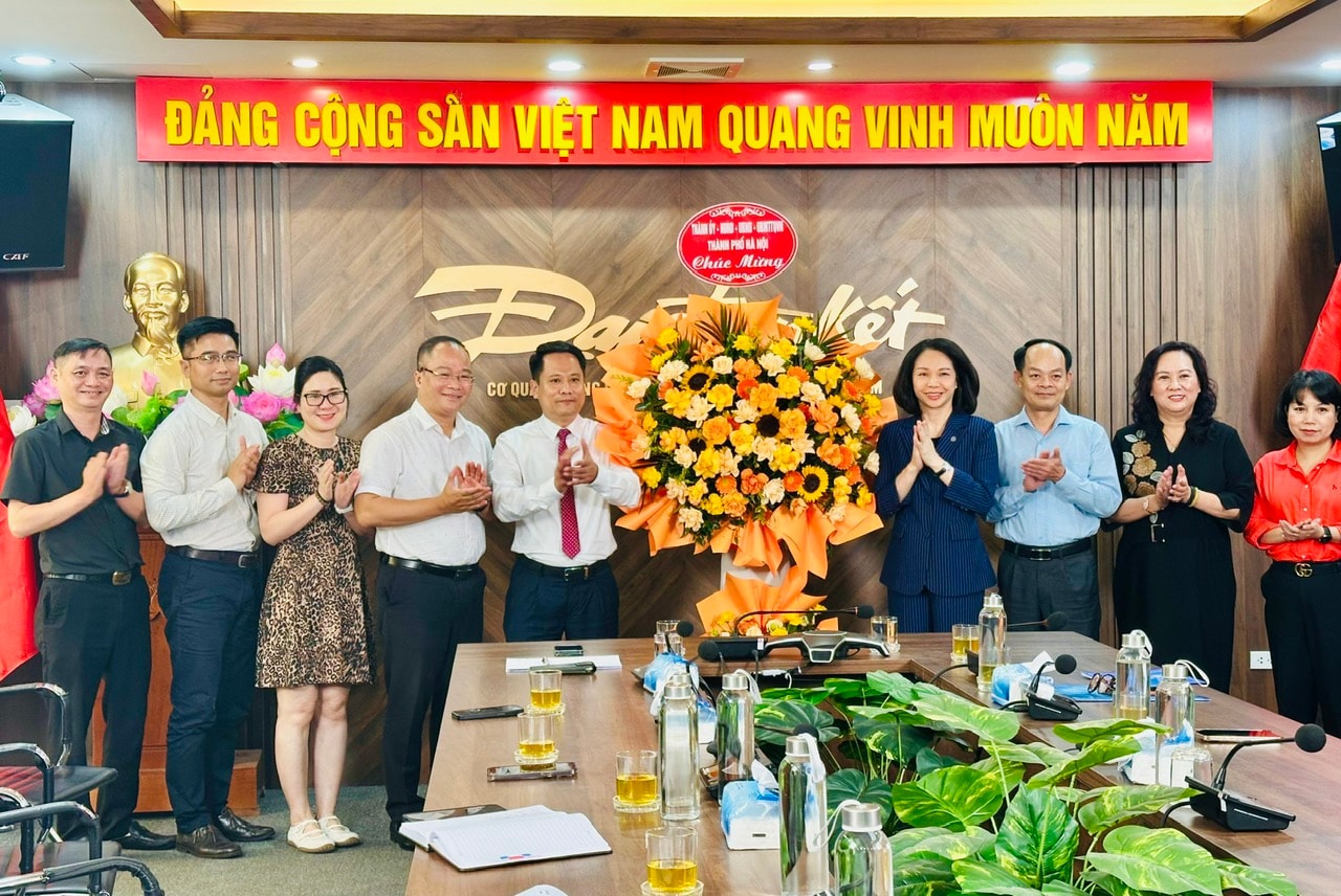 Phó Chủ tịch UBND Thành phố Vũ Thu Hà thăm, chúc mừng các cơ quan nhân Ngày Báo chí Cách mạng Việt Nam 21/6- Ảnh 3.