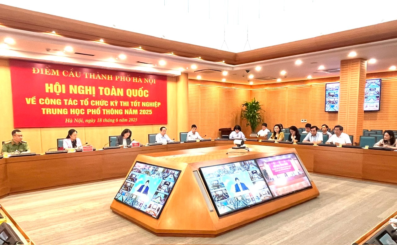 Hà Nội quyết tâm cao để tổ chức thành công kỳ thi tốt nghiệp THPT năm 2025- Ảnh 2.