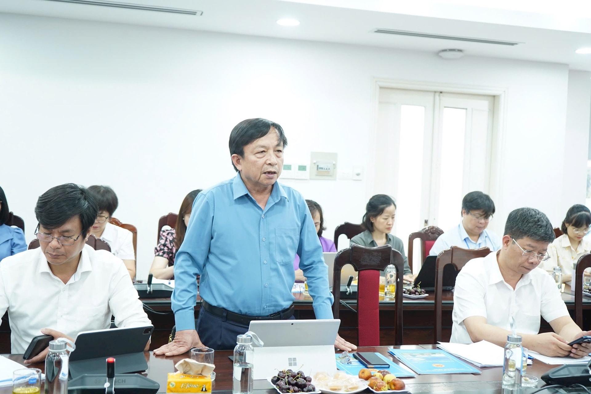 Phó Chủ tịch UBND Thành phố Vũ Thu Hà: "Không để người dân đến nộp hồ sơ chỗ này lại chỉ sang chỗ khác"- Ảnh 4.