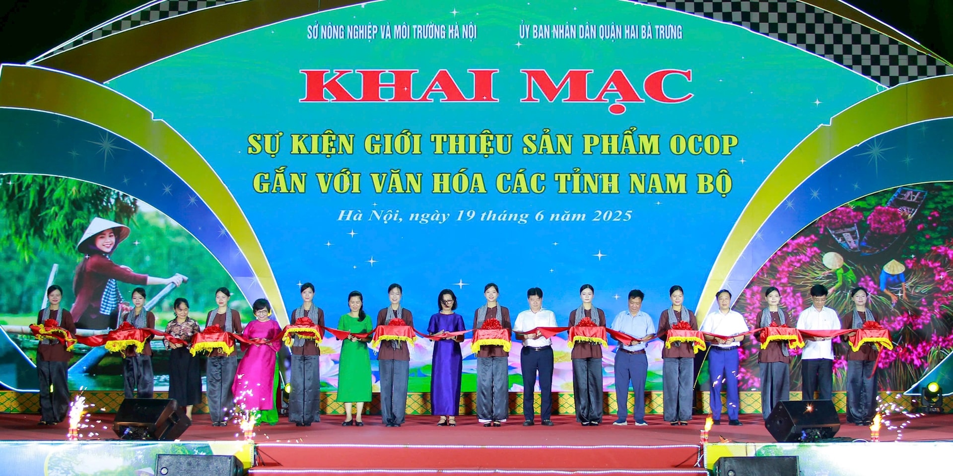 Khai mạc sự kiện giới thiệu sản phẩm OCOP gắn với văn hóa các tỉnh Nam Bộ- Ảnh 3.