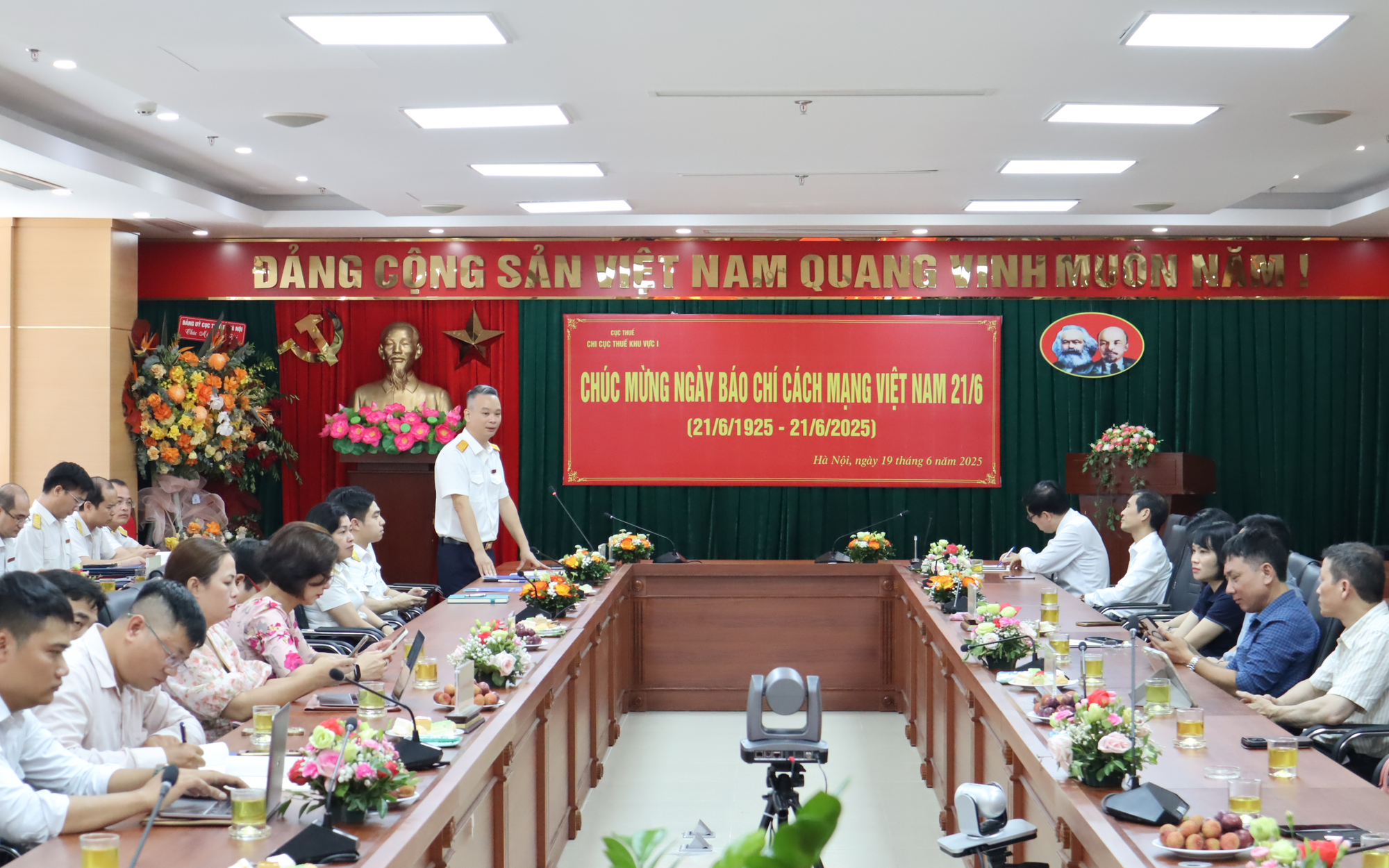 Ông Vũ Mạnh Cường, Chi cục trưởng Chi cục Thuế khu vực I thông tin tại buổi gặp mặt báo chí nhân kỷ niệm 100 năm Ngày Báo chí Cách mạng Việt Nam ngày 19/6