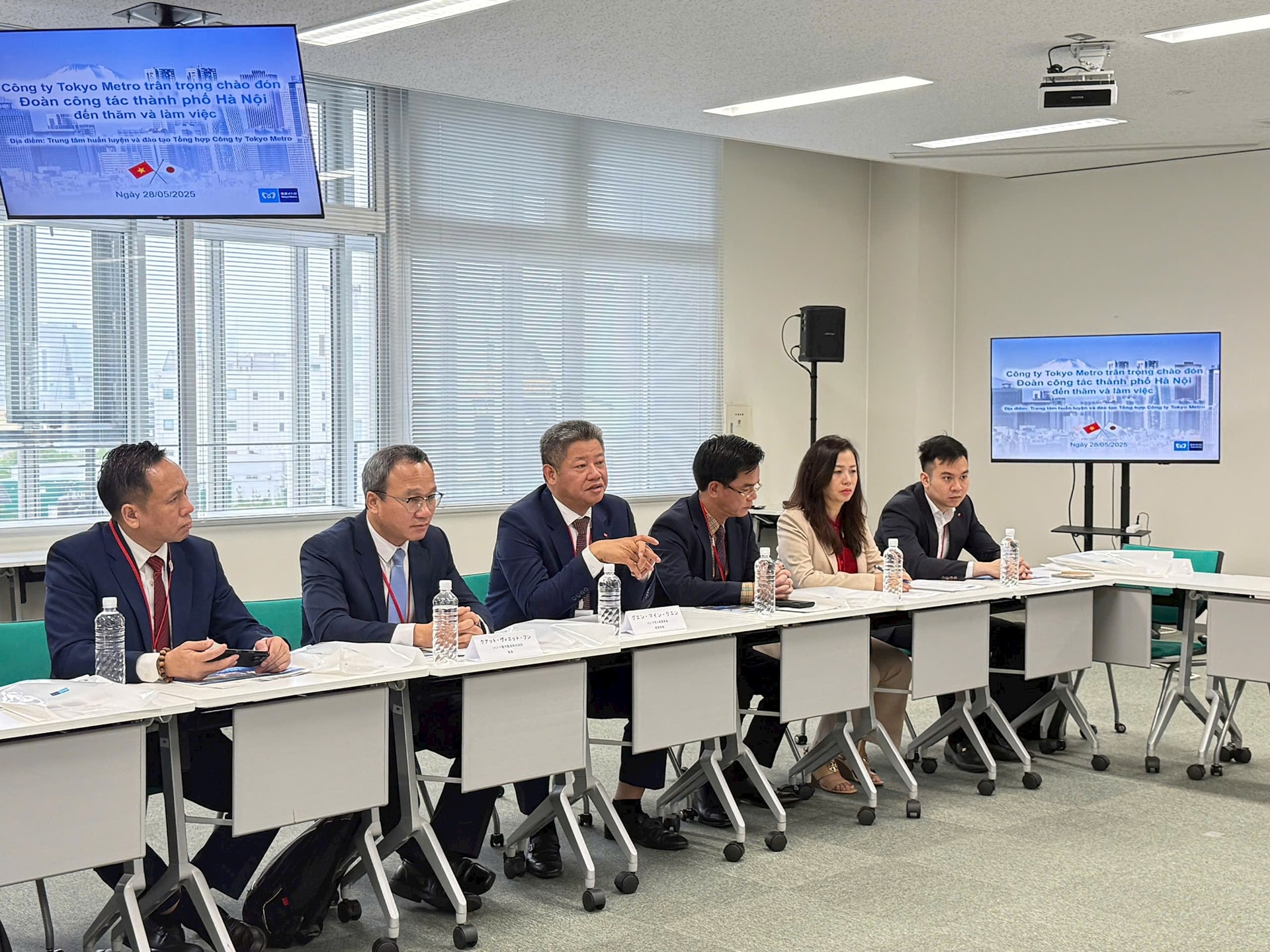 Hanoi delegation visits Japan- Ảnh 2.