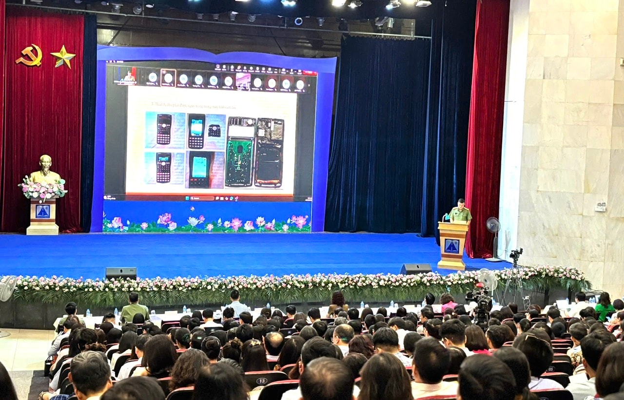 Hà Nội tập huấn công tác coi thi tốt nghiệp THPT năm 2025- Ảnh 1.