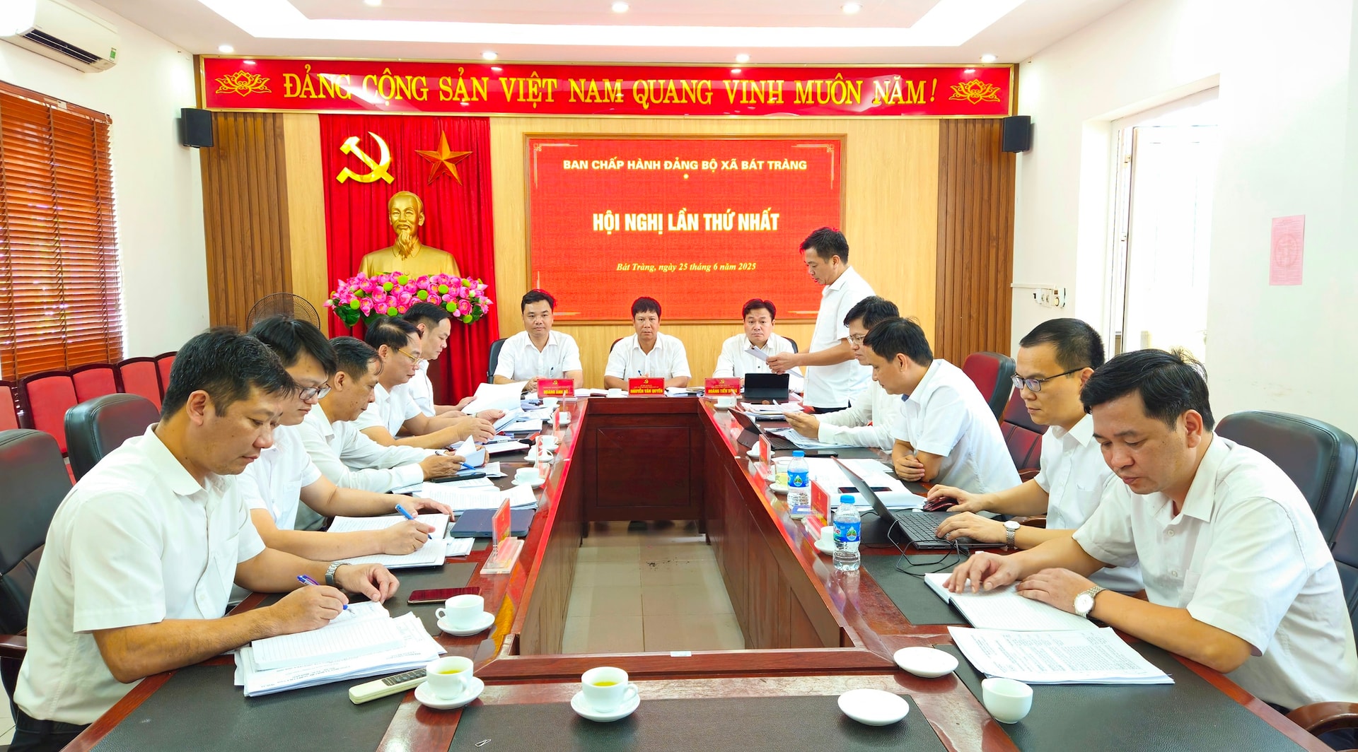 Xã Bát Tràng (mới) vận hành thử nghiệm Hội nghị Ban Thường vụ, Ban Chấp hành Đảng bộ- Ảnh 1.