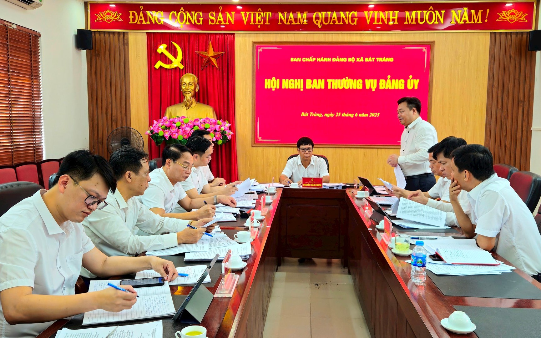 Ban Thường vụ Đảng ủy xã Bát Tràng (mới) họp vận hành thử nghiệm